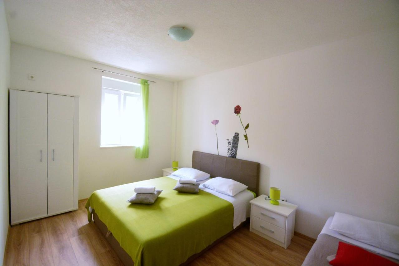 Kala And Tina Apartments Podstrana Eksteriør bilde