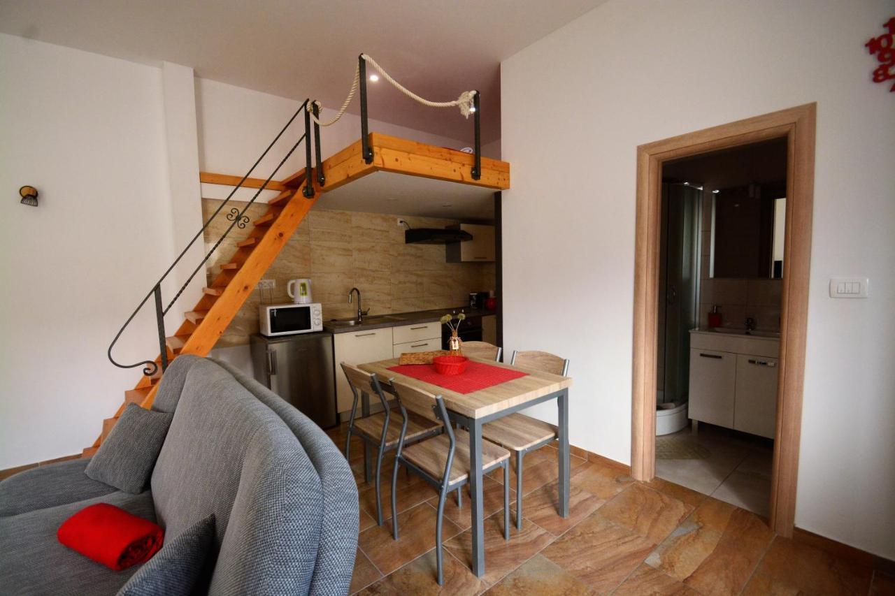 Kala And Tina Apartments Podstrana Eksteriør bilde
